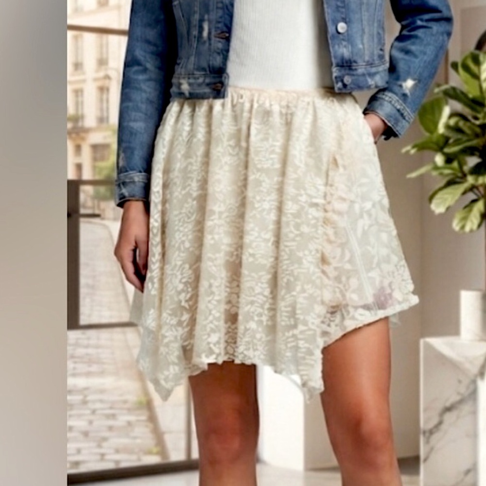 Zara Asymmetrical Lace Mini Skirt